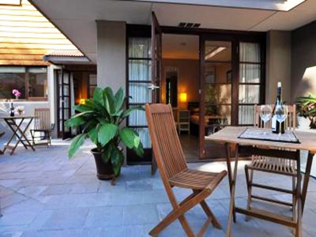 Waikiki Beach Bed And Breakfast Hopeland Стая снимка